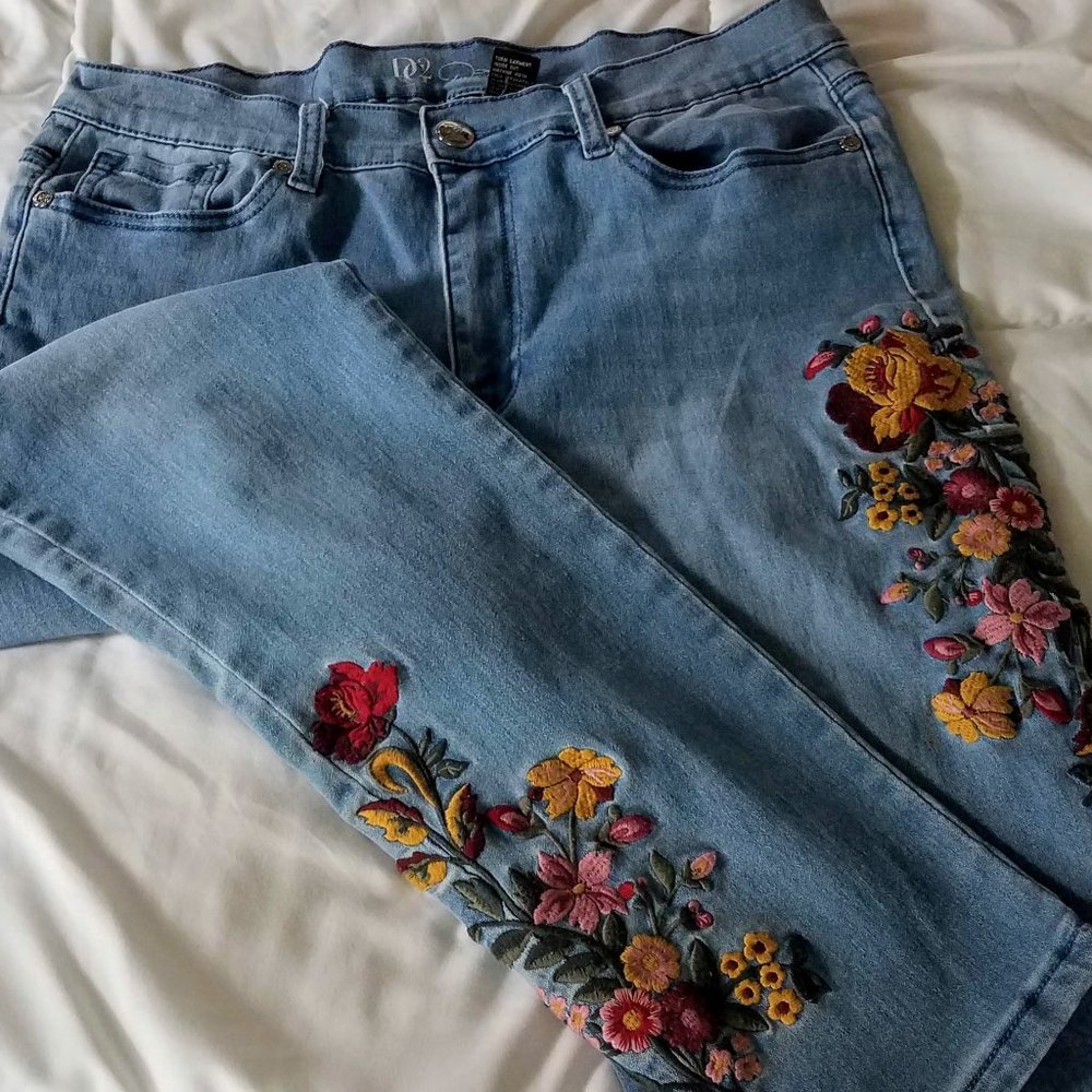 DG2 by Diane Gilman Embroidered Jeans  Sz 14 Boho